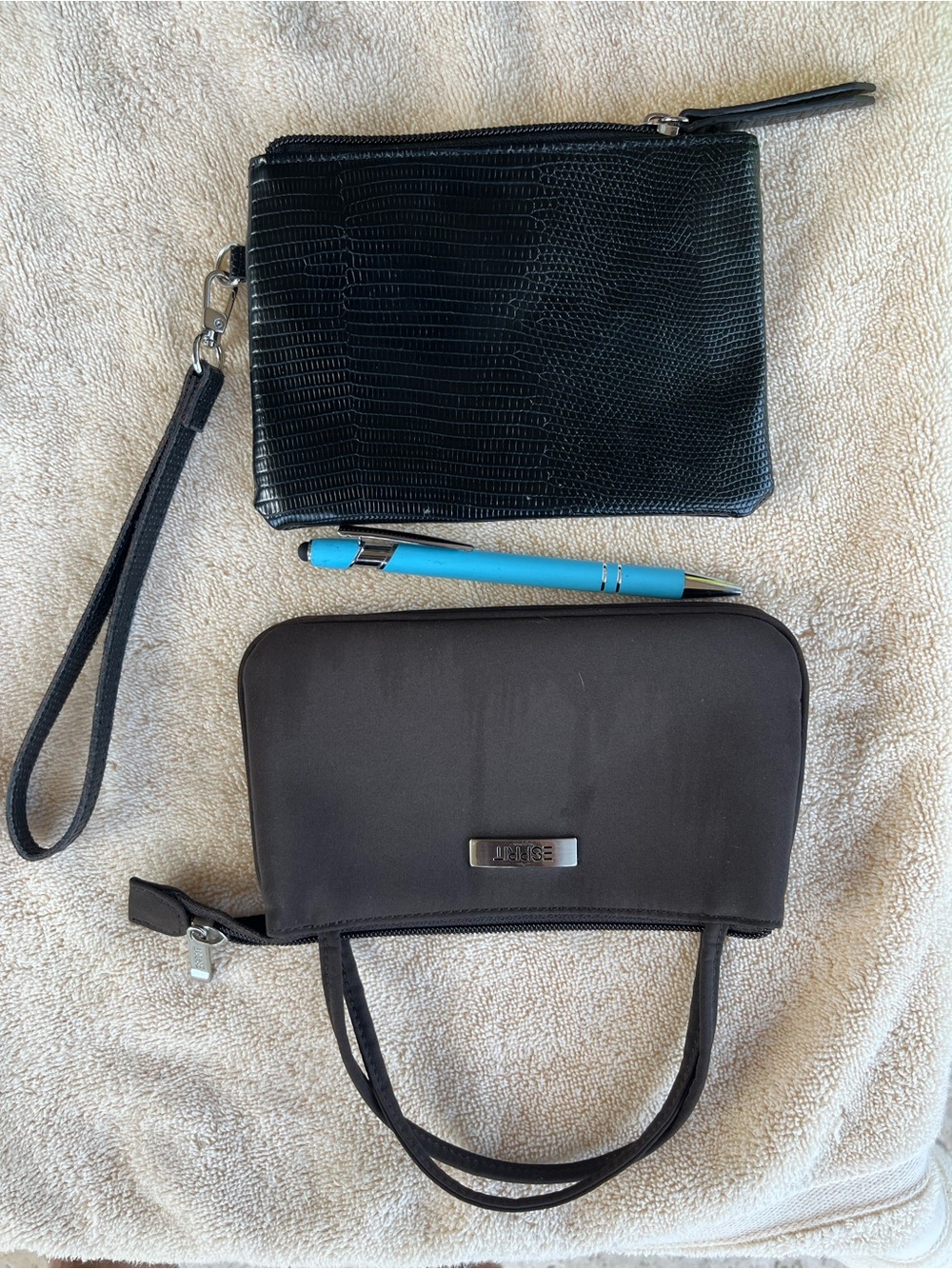 Black Textured Wristlet and Compact Black Handbag Set